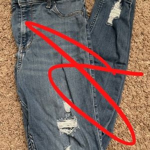 Hollister High Rise (High waisted) Jean Leggings/ Skinny Jeans, Medium Wash